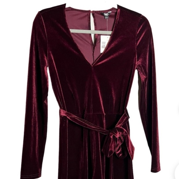 GBG Guess Maroon Velvet Holiday Romper Size small NEW - Picture 1 of 6